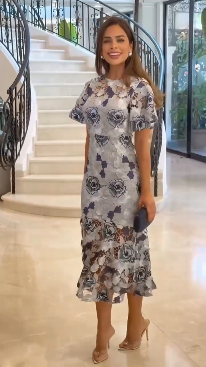 Elegant Round Neck Short Sleeve Lace Evening Gown