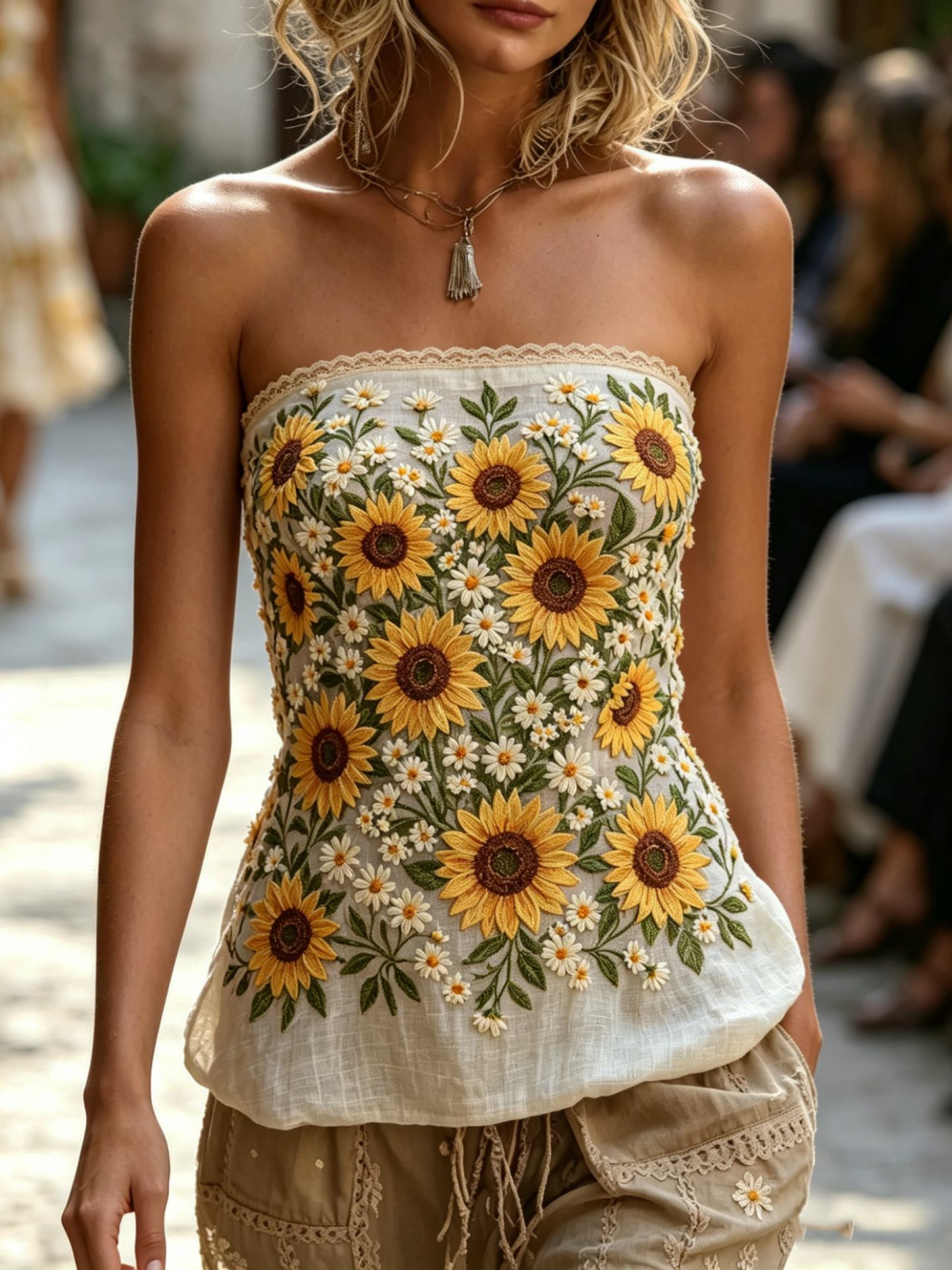 🌻 Women's Sunflower Embroidered Strapless Boho Tube Top