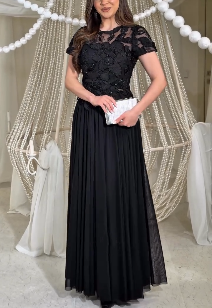 Black Lace Applique Waist-Cinched Maxi Dress