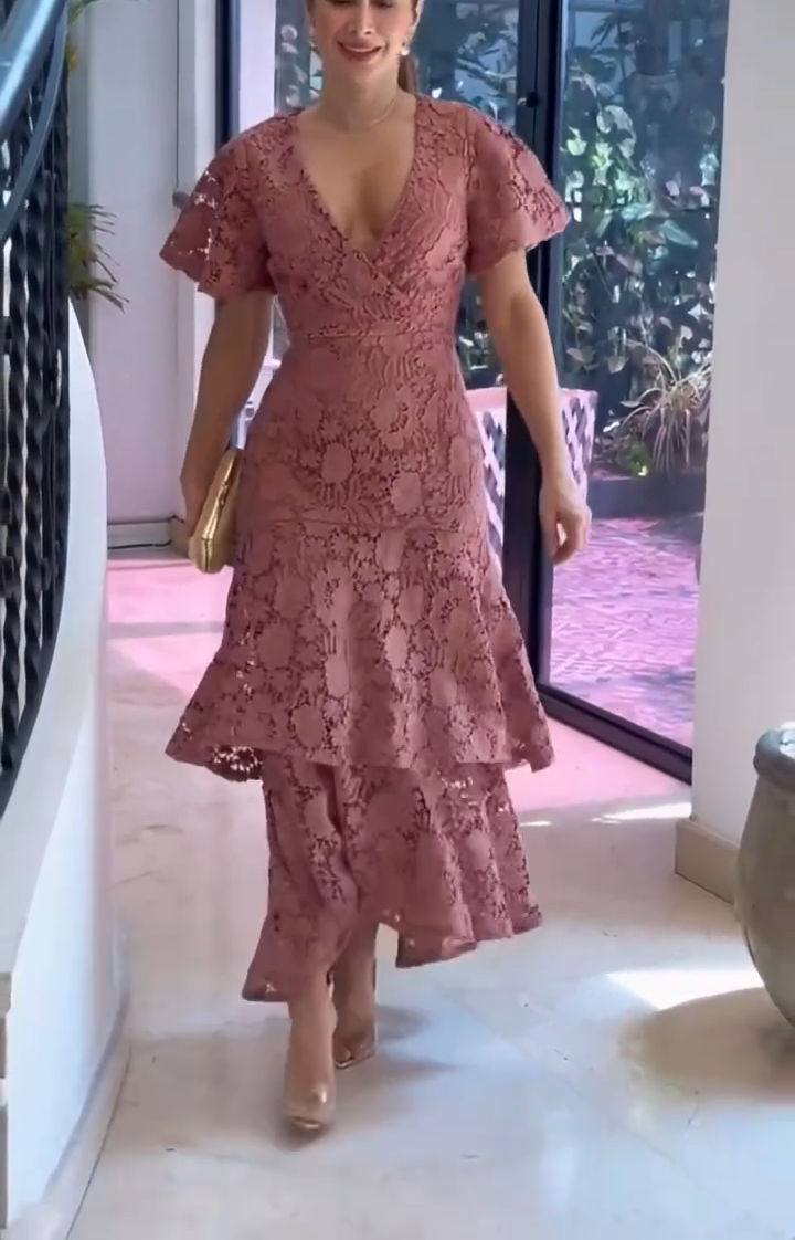 Elegant V-Neck Flutter Sleeve Lace Evening Gown