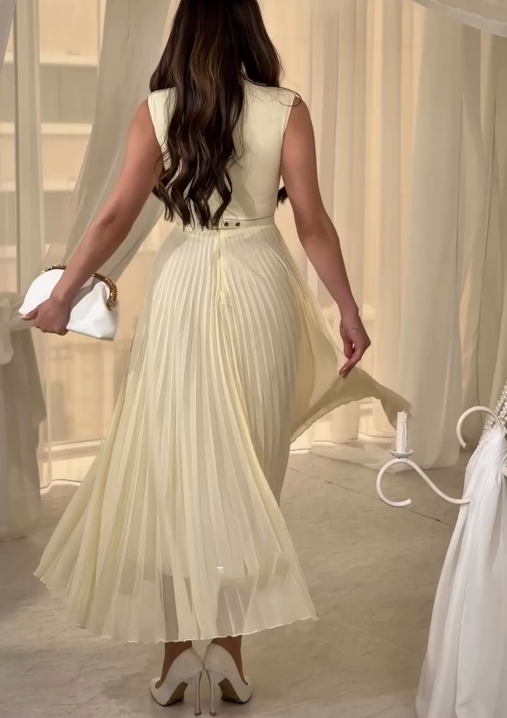 Elegant A-Line Pleated Chiffon Evening Gown