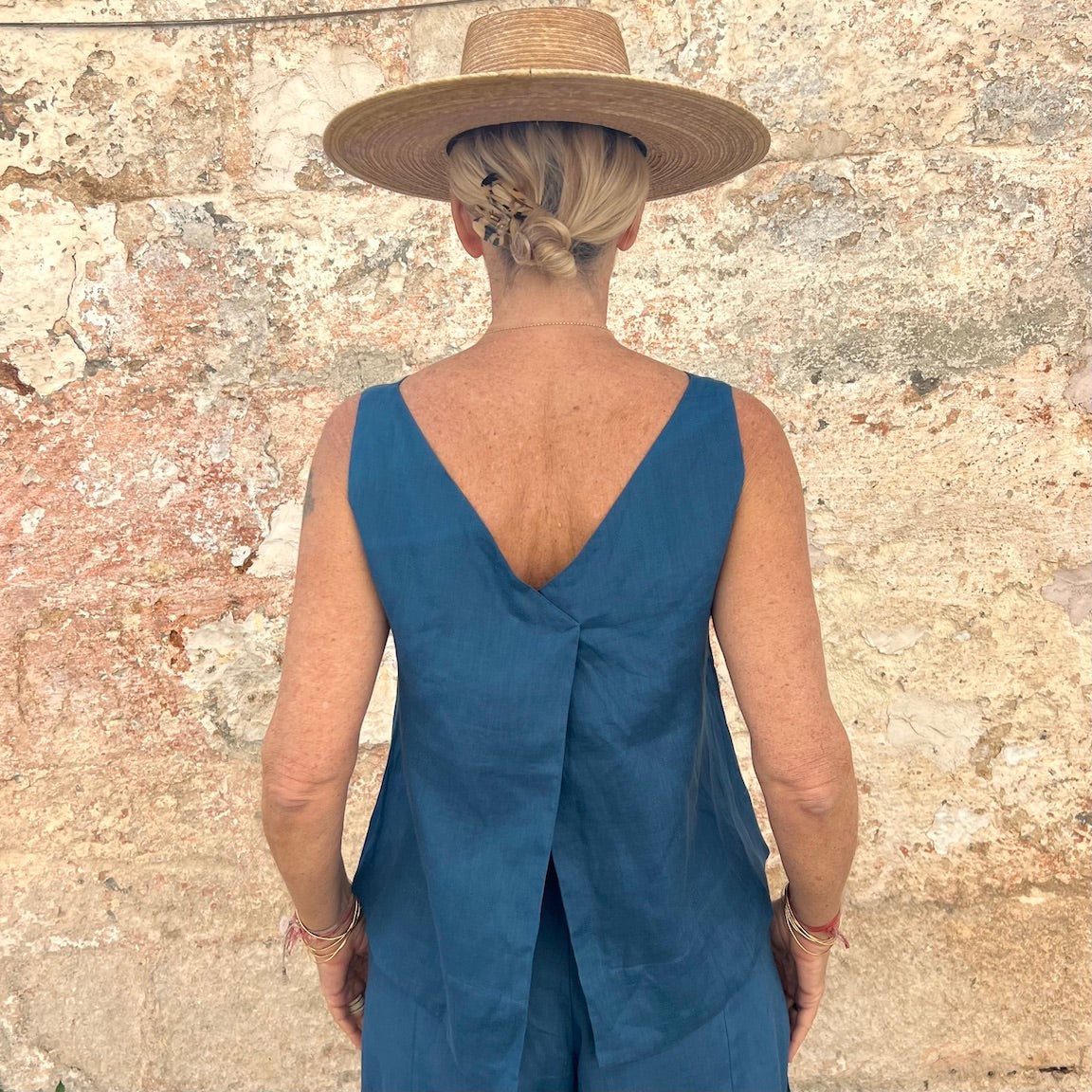 Overleap Top Linen