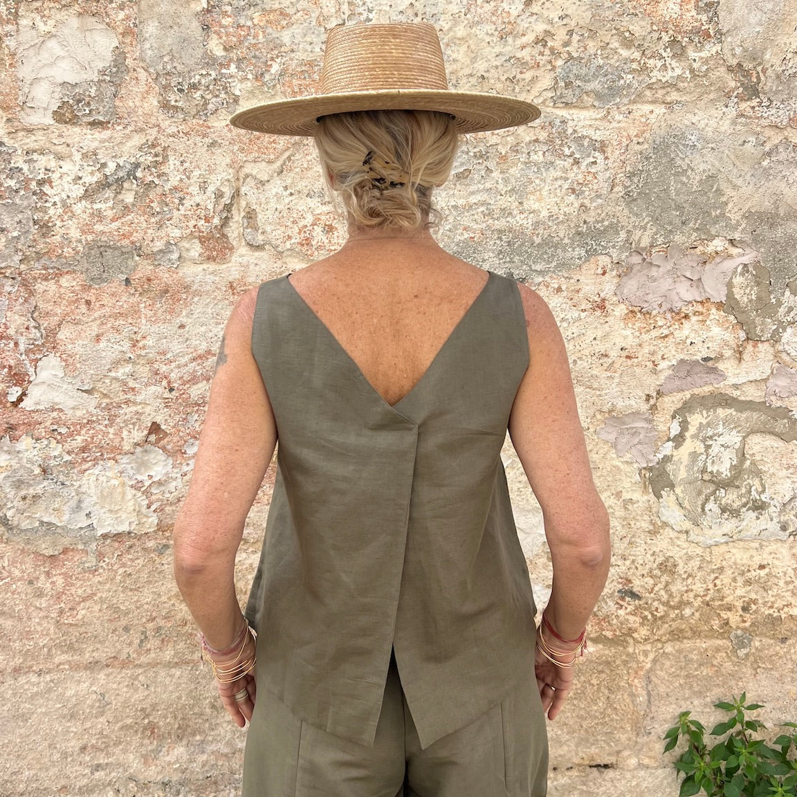 Overleap Top Linen