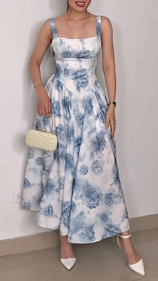 Summer women's beach dress, knee-length skirt with irregular design, featuring a square neckline and back-revealing design.